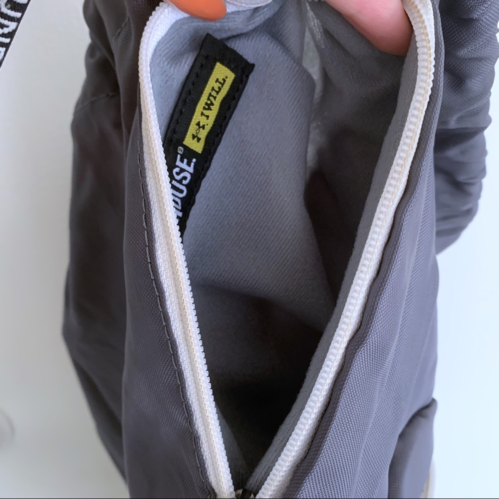 Gray White Under Armour Drawstring Bag Gym Workou… - image 5